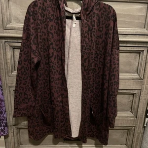 Cárdigan Lularoe Mackenzie hombro caído venta al por menor $52 - Imagen 1 de 6