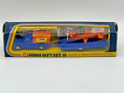 CORGI GIFT SET 19, LAND ROVER, NIPPER AIRCRAFT AND TRAILER, ORIGINAL PACKAGING. - Image 1 of 4