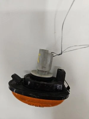 Ripetitore lampeggiante anteriore destro (Luci) HYUNDAI PONY 2 9230322020 - Immagine 1 di 2