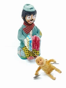Vintage Tin Battery-Op Accordion Player Hobo wt Musical Chimp Toy, Alps, Japan. - Picture 1 of 14