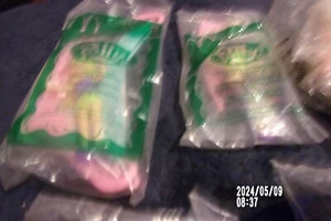 Konvolut 8 McDonalds Spielzeug Happy Meal Figuren JAHRE - 1999/2001/2006/2004 = NEU - Bild 1 von 5