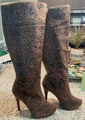 Botas de Tacón Alto DERÉON Talla 9.5 M Hasta la Rodilla Piel Sintética Estampado de Leopardo NUEVAS Foto 1 de 4
