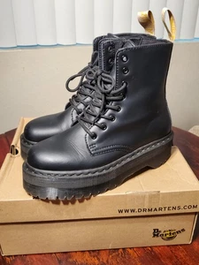 Stivali Dr Martens Vegan Jadon II Mono Uomo 7 Donna 8 US Pelle Nera Platform - Foto 1 di 9