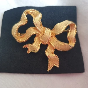 Vtg 60s Bow Brooch Pin Gold Tone Metal Retro Glam - Picture 1 of 4