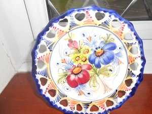 collectors plate blue & red flowers made in portugal 7.5 in across VGC - Picture 1 of 6