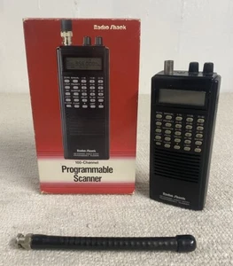 Radio Shack 100 Channel Programmable Scanner Receiver Pro-46 20-305 W/ Box - Zdjęcie 1 z 23