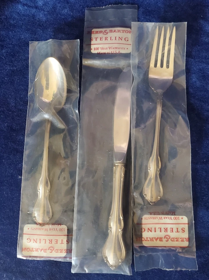 JUEGO JUVENIL HAMPTON COURT 3 PIEZAS Reed & Barton Sterling - nuevo en caja Foto 1 de 1