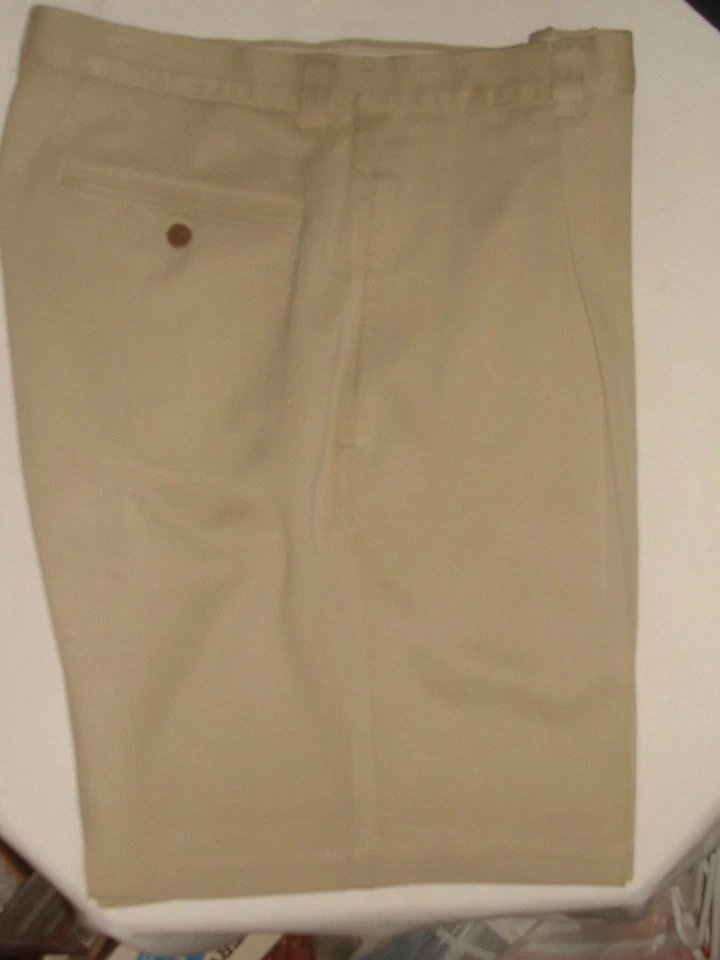 TOMMY BAHAMA LT. BEIGE 100% 真丝单打褶连衣裙短裤,尺寸 35 / 7.5 英寸内缝 — 第 1/4 张图片