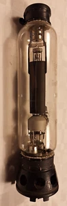Historische Senderöhre Telefunken RS 291 VII, gekennzeichnet Eigentum "R.L.M." - Bild 1 von 9