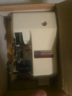 Seitenschneider für Nähmaschine. Verwandelt Nähmaschine in einen Serger. - Bild 1 von 4