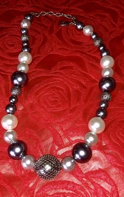 Gargantilla vintage firmada Carolee gris plata y perla 16"  Foto 1 de 3