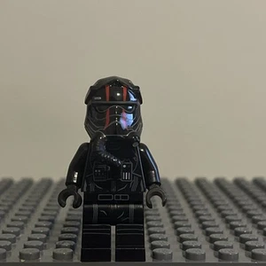 Lego Star Wars First Order Tie Pilot Minifigure (Red Stripes) 75179 sw0860 - 1E - Picture 1 of 2