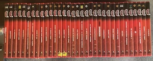 STEPHEN KING BESTSELLER IN DVD - Collezione completa (33 DVD) De Agostini - Foto 1 di 1