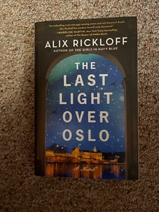 The Last Light Over Oslo by Alix Rickloff - Imagen 1 de 2