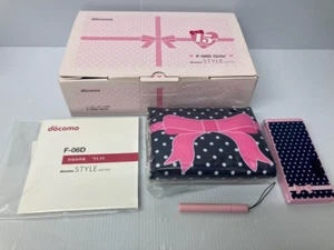 Fujitsu F-06D 06D Flip Phone Style Docomo Series Pink Unlocked W/Box - Photo 1 sur 12