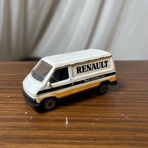 Corgi 1:64 Renault Trafic Van White + Yellow Loose Renault Parts and Service - Picture 1 of 12