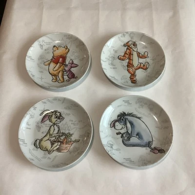 Disney Winnie The Pooh & Friends Aperitivo Platos de Postre Juego de 4 Caprichosos Nuevos Foto 1 de 4