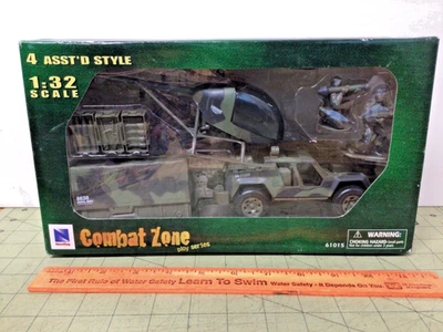 1:32 Combat Zone military play set with helicopter by New-Ray Toys lot #1 - Image 1 of 4