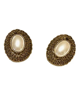 Vintage Designer Les Bernard Clip Earrings Faux Pearl Gold Filigree Runway  - Bild 1 von 5