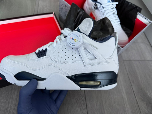 Taglia UK 9 Air Jordan 4 Retro LS Columbia