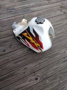 Suzuki DR 250 Fuel Gas Tank - Picture 1 of 11