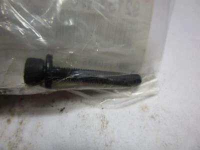 Подлинный болт воздуходувки Kawasaki 92153-W010 5X35 для KRB750A-A1, KRB750B-A2 - Изображение 1 из 3