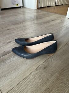 Clarks Plus* dark blue leather slip on shoes, size 6 D / Eur 39.