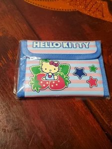PORTAFOGLIO sportivo SANRIO Hello Kitty 2003 vintage mai aperto RARO stelle fragole - Foto 1 di 4