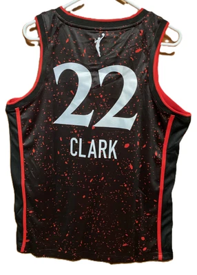Camiseta deportiva roja prensada caliente Caitlin Clark #22 Indiana Fever Stranger Things Foto 1 de 2