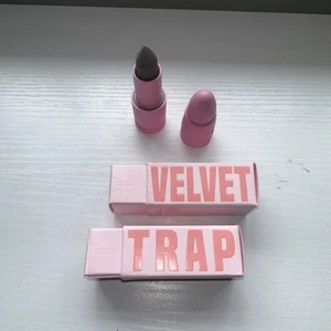 Jeffree Star Cosmetics Velvet Trap Lipstick Grave Digger Light Gray Full Size - Picture 1 of 6