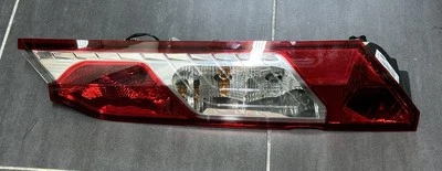 Luz trasera RHS genuina VALEO 045253 Ford Tourneo/Grand/Connect/Transit 2013-24 Foto 1 de 3