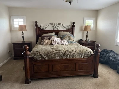 Juego Dormitorio Queen - 4 PIEZAS INCLUIDAS Foto 1 de 4