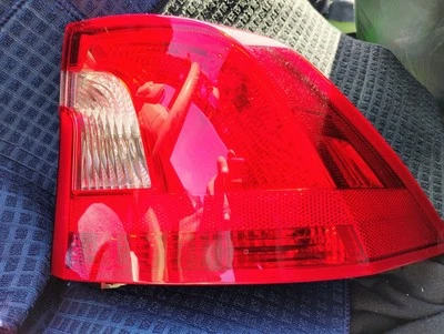 30796268 2011 - 2018 Volvo S60 Passenger Side Right Taillight Foto 1 de 4