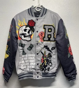 Reason Brand Trust Totenkopf Bomberjacke Herren Small hellgrau gepatcht Varsity - Bild 1 von 18