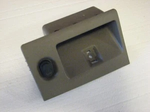 2015-2020 TAHOE SUBURBAN HATCH Lid Liftgate Release CLOSE Switch Button W/BEZEL - Picture 1 of 3