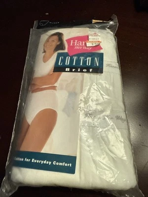 Hanes Her Way Size 6 White Cotton Brief Underwear  3 Pair Vintage 1999 NEW NOS - Image 1 of 4