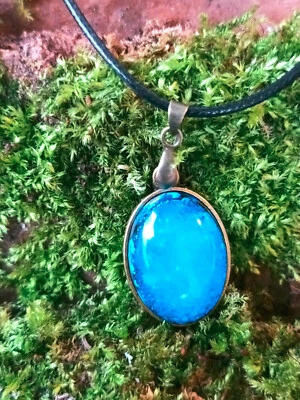 FLORA  Anhänger Oval Unikat handgefertigt Harz Moos Glitzer 2cm x 2,5cm - Bild 1 von 4