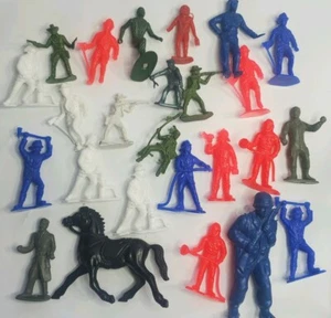 25 Vintage Plastic Figures Marx And Unbranded Multicolored Men Animals - Picture 1 of 9