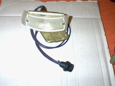 NOS PONTIAC 1961 CONJUNTO DE LUZ DE SEÑAL DELANTERA BONNEVILLE VENTURA CATALINA SD 421 Foto 1 de 3