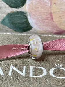 Pandora Pink Field Of Daisies Murano Charm With Box Pink White Yellow - Picture 1 of 1