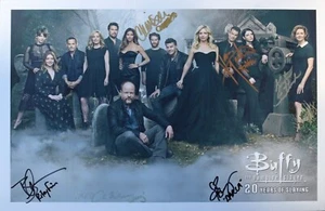 Buffy the Vampire Slayer Cast Autograph 11x17 Photo with 6 Signatures - Picture 1 of 9