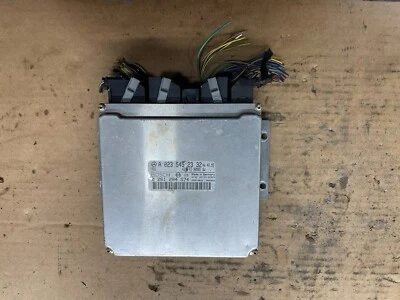 Computadora motor Mercedes Benz C230 1997 a 2000 ecu ecm o5586 DG Foto 1 de 4