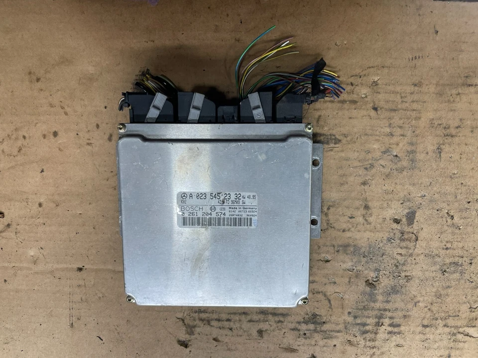 Computadora motor Mercedes Benz C230 1997 a 2000 ecu ecm o5586 DG Foto 1 de 4