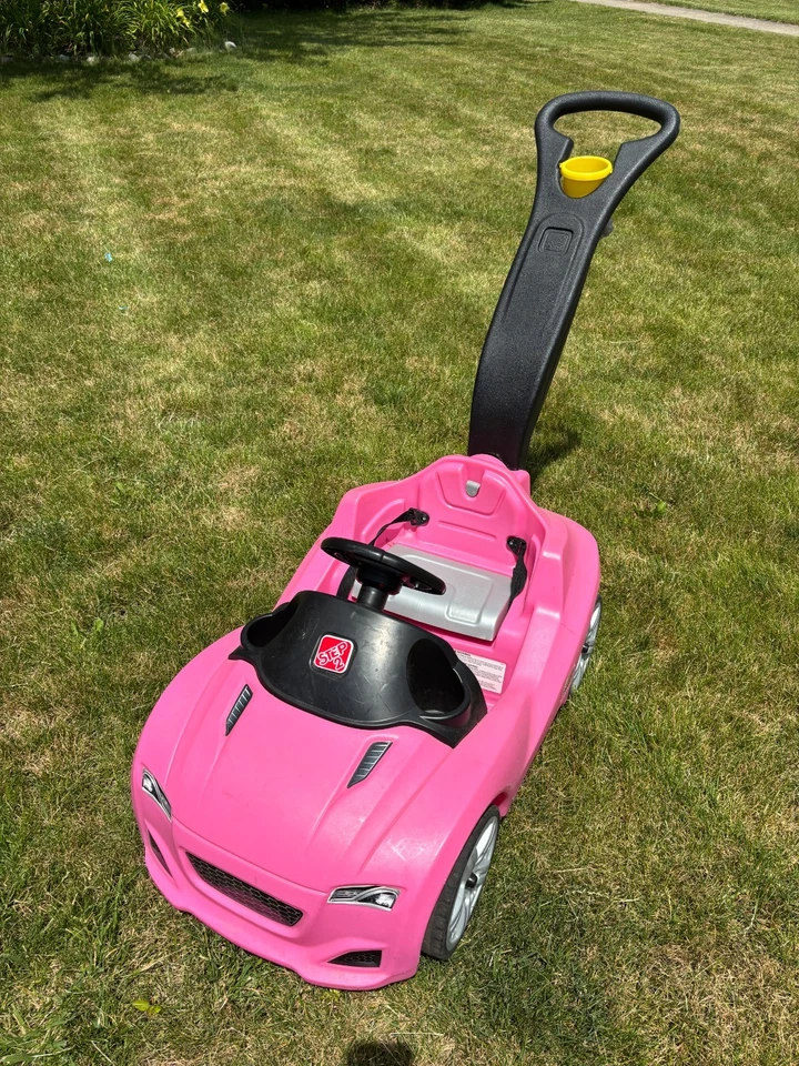 Coche de empuje Pink Step2 Whisper Ride Cruiser para niños, juguete para montar Foto 1 de 1