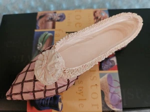 Vintage Just The Right Shoe By Raine, Truffles, Original Box and Papers - Picture 1 of 11
