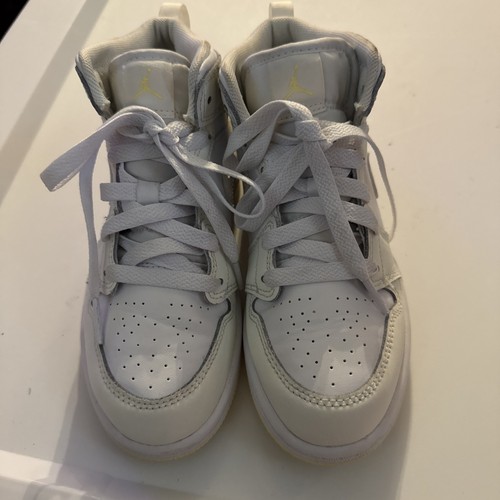 Sneakers alte Air Jordan retrò in pelle bianca per bambina taglia 1 Y