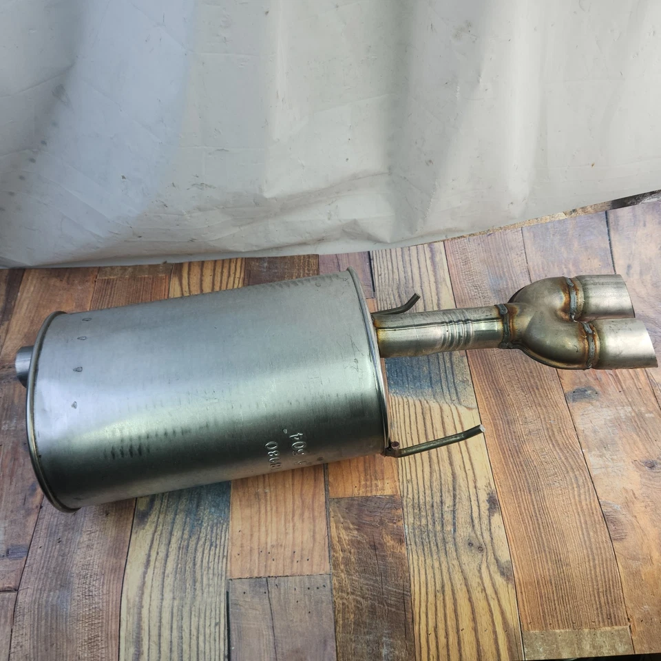 Walker SoundFX 18980 se adapta a Pontiac Grand Prix 2003-2008 con silenciador de escape doble derecho Foto 1 de 4