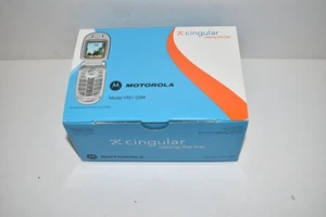 MOTOROLA MODEL V551 GSM FLIP PHONE (SPM102) - Picture 1 of 3