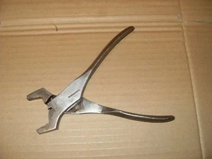 Vintage Newey & Sons Pliers - As Photo's - Picture 1 of 2