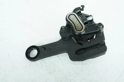 Harley Softail Street Bob 2018 FXBB pinza de freno trasera OEM con soporte Foto 1 de 4